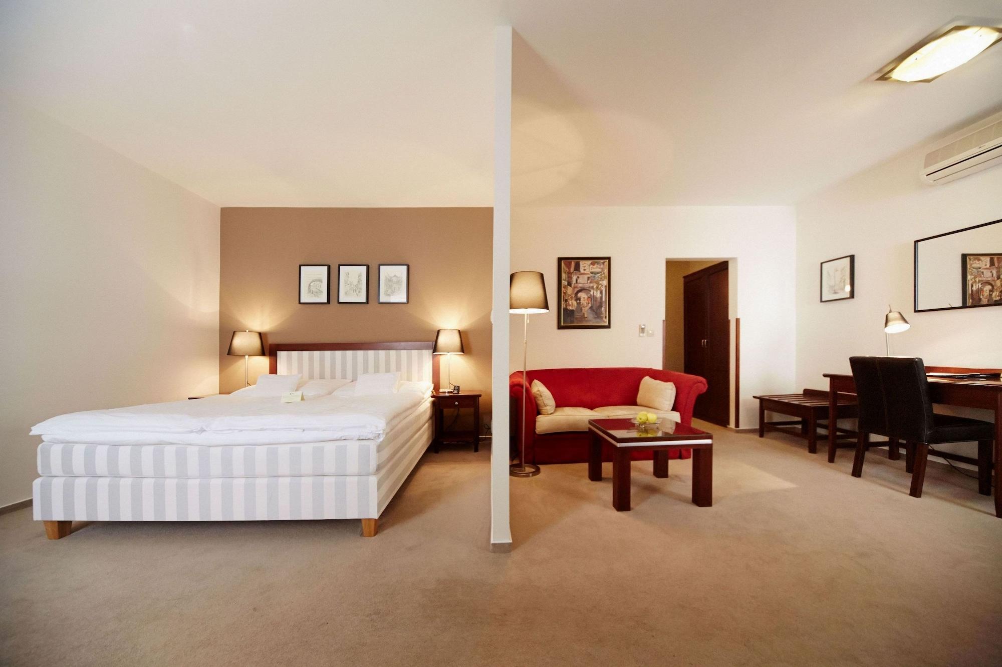 Hotel Boutique Bristol 4*
