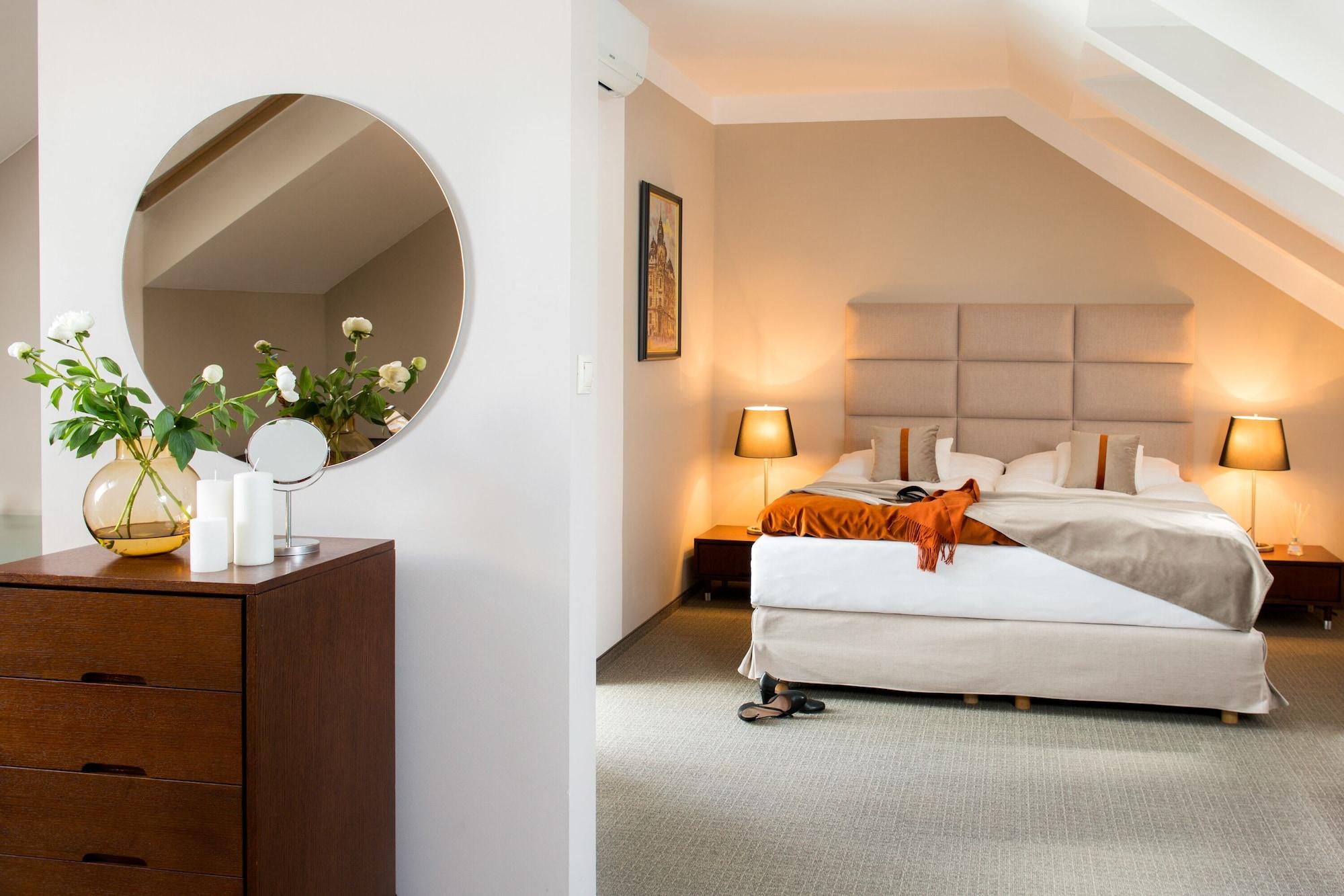 Boutique Bristol Hotel 4*